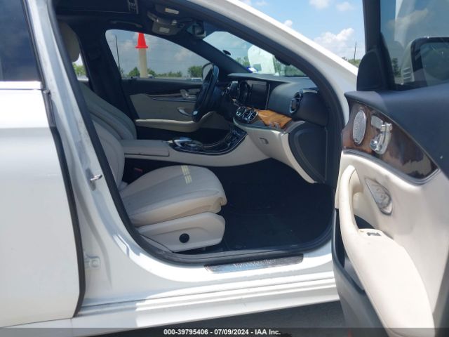 WDDZF4JB8HA052288 Mercedes-Benz E 300