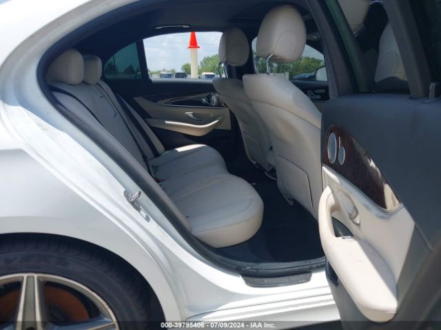 WDDZF4JB8HA052288 Mercedes-Benz E 300