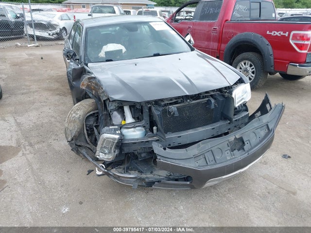2C3CCAKG2EH158013 Chrysler 300c Awd