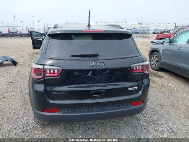 3C4NJDBB4MT562937 Jeep Compass Latitude 4x4