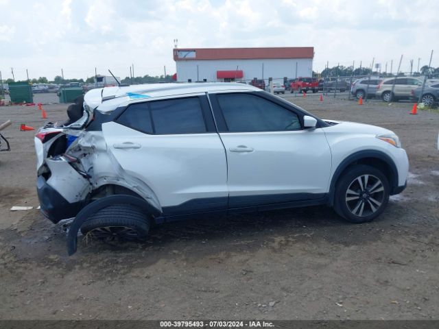 3N1CP5CU2JL506554 Nissan KICKS SV