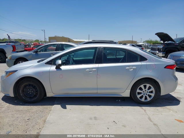 Toyota COROLLA LE 2022 5YFEPMAE2NP276163 Image 15