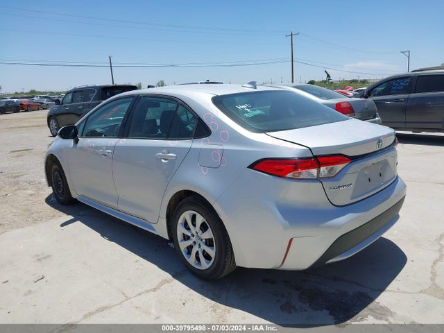 Toyota COROLLA LE 2022 5YFEPMAE2NP276163 Image 3