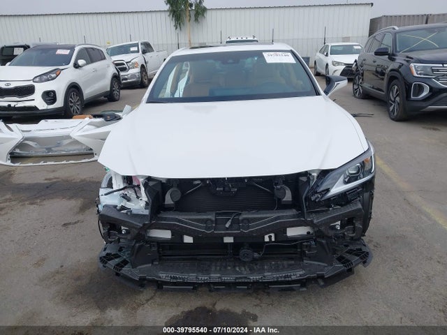 58ADA1C11RU049288 Lexus ES 300H