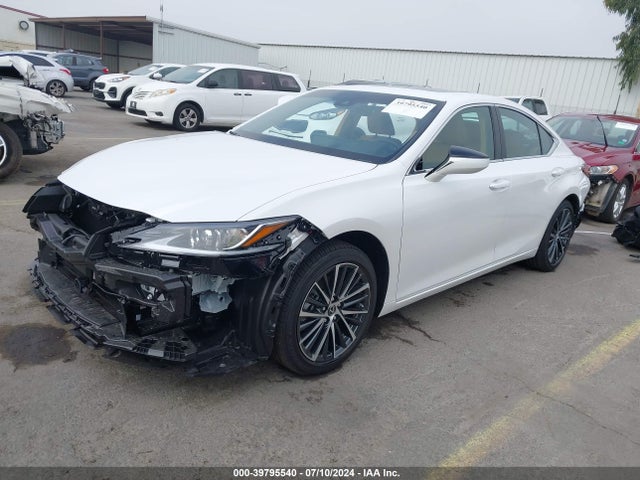 58ADA1C11RU049288 Lexus ES 300H