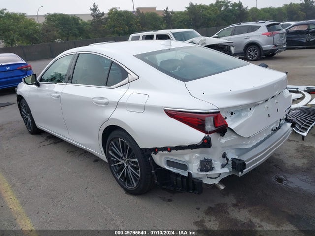 58ADA1C11RU049288 Lexus ES 300H