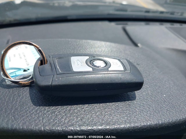 WBA3B3C57FF548371 BMW 328i Xdrive