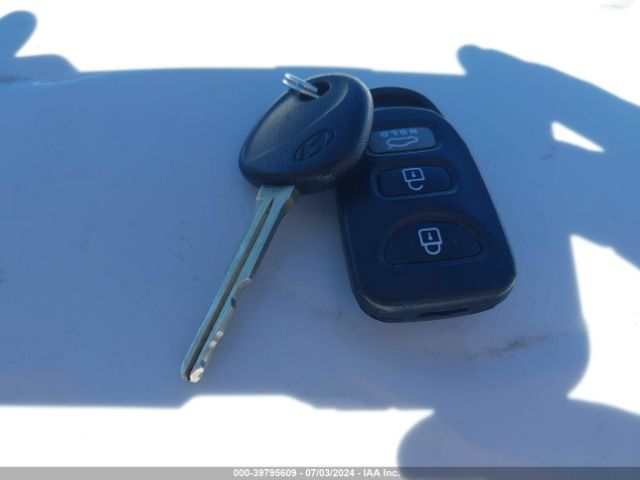5NPDH4AE9GH672745 Hyundai ELANTRA SE