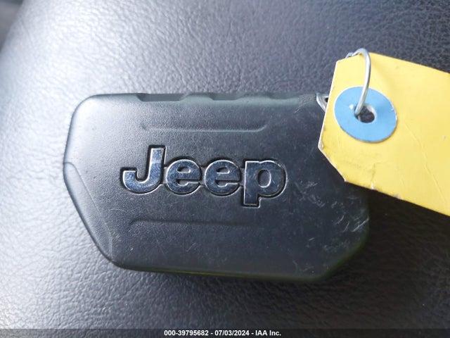 1C4HJXDG2JW172593 Jeep Wrangler Unlimited Sport 4x4