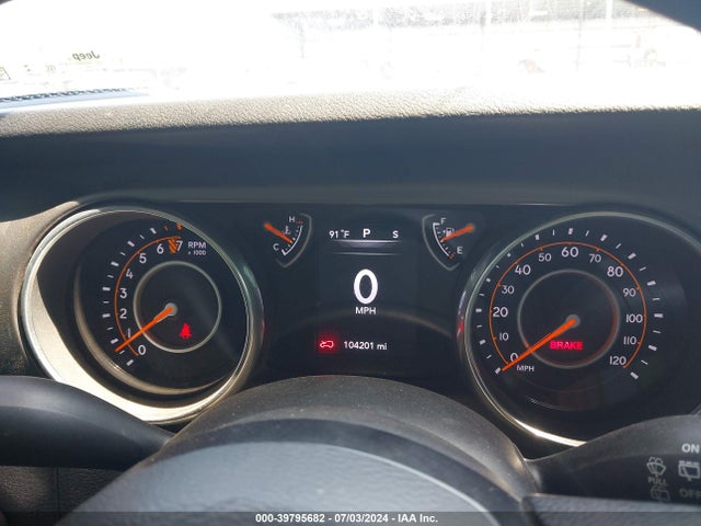 1C4HJXDG2JW172593 Jeep Wrangler Unlimited Sport 4x4