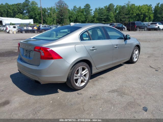 YV140MFC9F1317475 Volvo S60 T5 Premier Plus