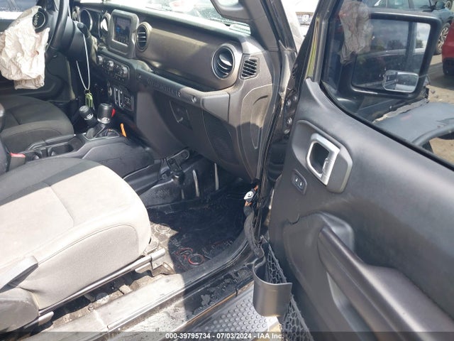 1C4GJXANXJW180990 Jeep Wrangler Sport S 4x4
