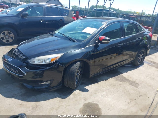 Ford FOCUS SE 2015 1FADP3F24FL381033 Image 2