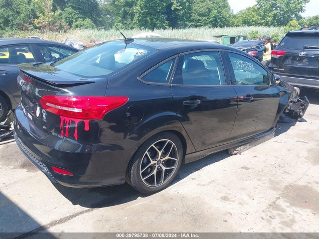 Ford FOCUS SE 2015 1FADP3F24FL381033 Image 4