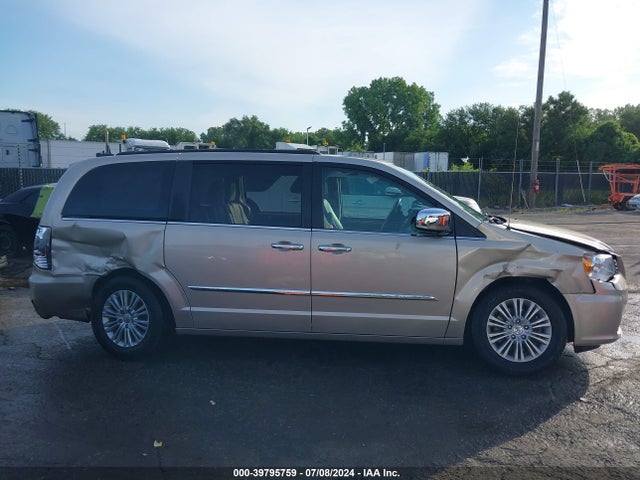 2C4RC1CG3GR158393 Chrysler Town & Country Touring-l Anniversary Edition