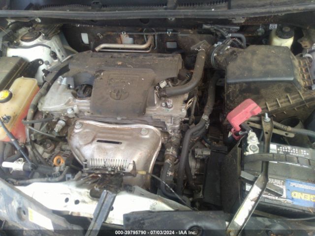 2T3NFREV4JW464564 Toyota RAV4 SE