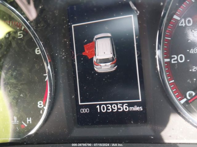 2T3NFREV4JW464564 Toyota RAV4 SE
