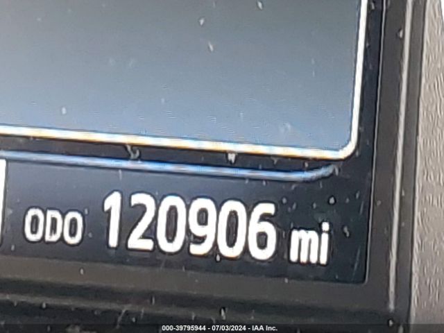 5TDYK3DC6FS528960 Toyota Sienna Xle Premium 8 Passenger