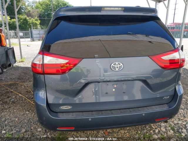 5TDYK3DC6FS528960 Toyota Sienna Xle Premium 8 Passenger