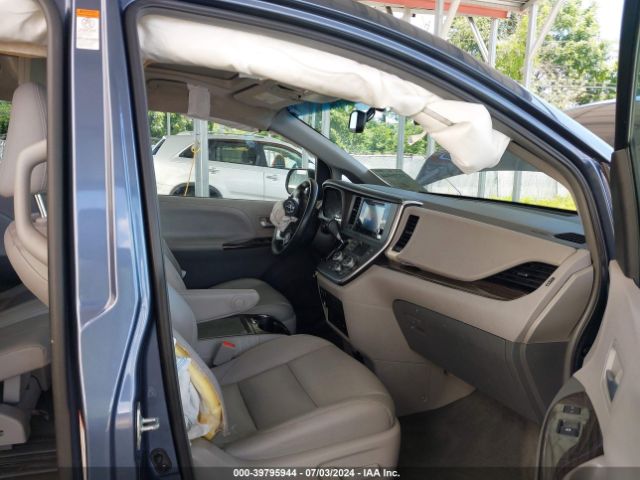 5TDYK3DC6FS528960 Toyota Sienna Xle Premium 8 Passenger