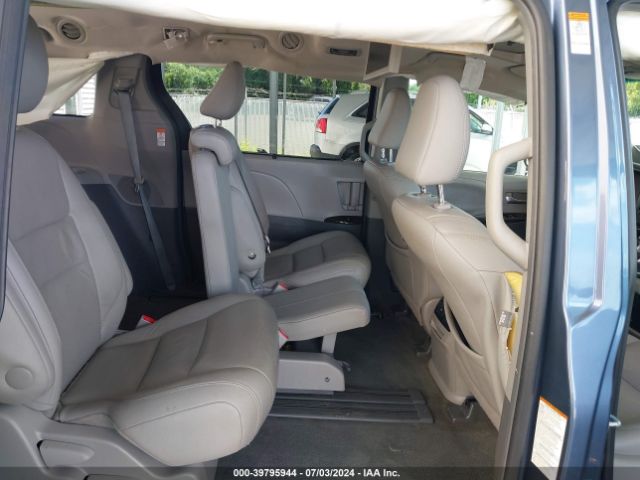 5TDYK3DC6FS528960 Toyota Sienna Xle Premium 8 Passenger