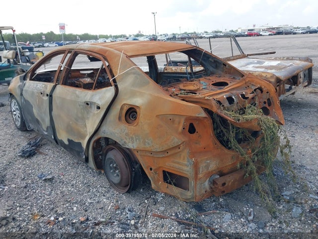 Toyota COROLLA LE 2018 5YFBURHE4JP809851 Image 3