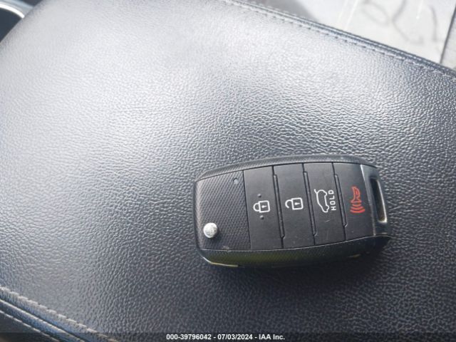 5XYPGDA37GG113314 KIA Sorento 2.4l Lx