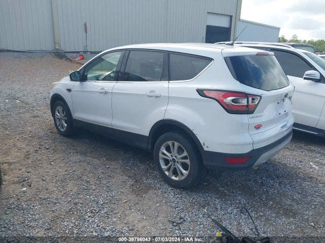 Ford ESCAPE SE 2017 1FMCU0GD5HUC18803 Image 3
