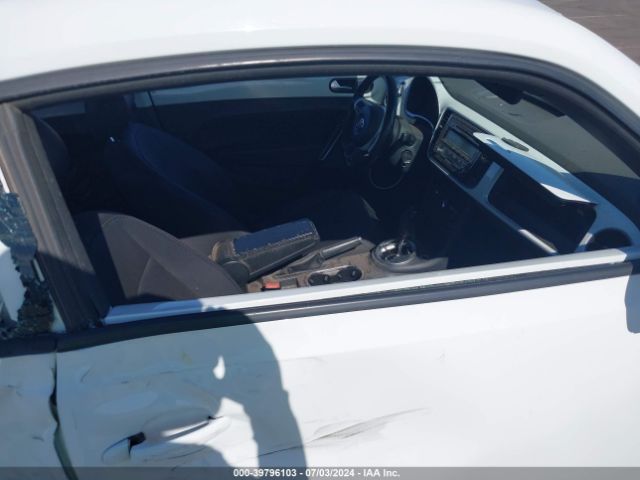 3VWJ17AT5EM639141 Volkswagen Beetle 1.8t