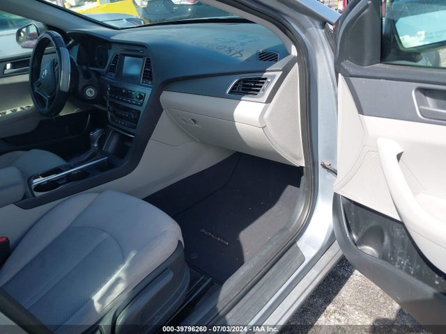 Hyundai SONATA SE 2017 5NPE24AF7HH480370 Image 5