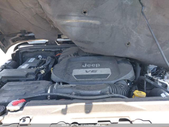 1C4BJWEG7EL128420 Jeep Wrangler Unlimited Sahara