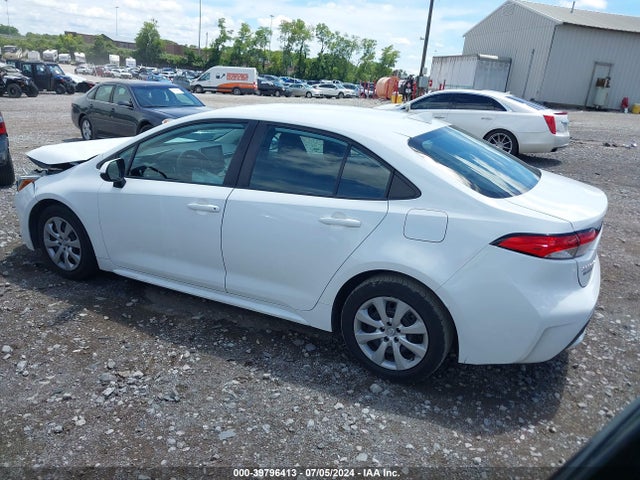 Toyota COROLLA LE 2021 5YFEPMAE2MP230590 Image 3