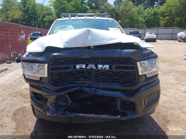 3C6UR4HJ5NG378983 RAM 2500