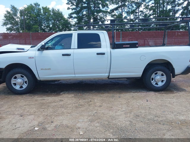 3C6UR4HJ5NG378983 RAM 2500