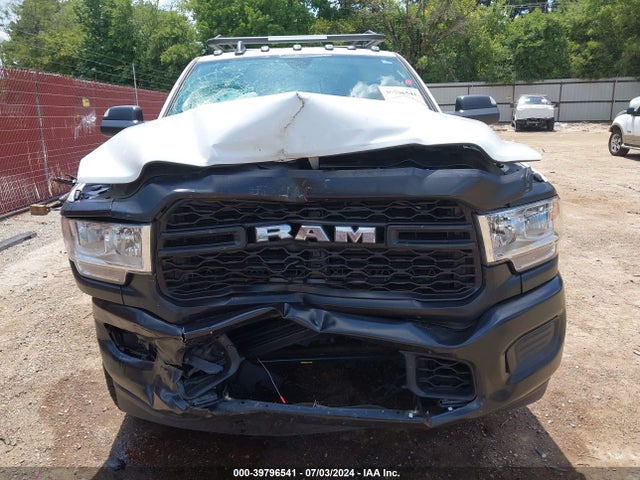 3C6UR4HJ5NG378983 RAM 2500
