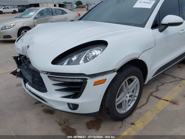 Porsche Macan 2018 WP1AA2A51JLB12313 Image 18