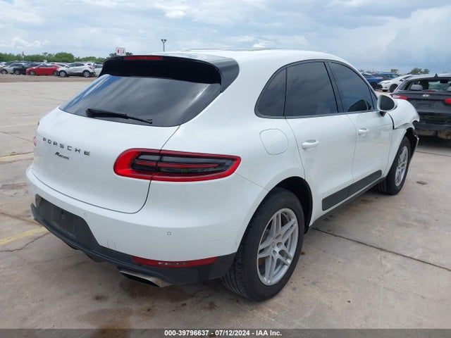 2018 PORSCHE MACAN WP1AA2A51JLB12313 Photo 3