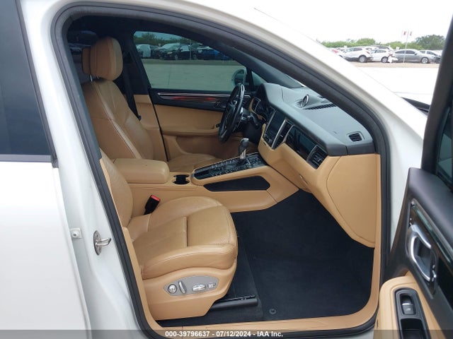 2018 PORSCHE MACAN WP1AA2A51JLB12313 Photo 4