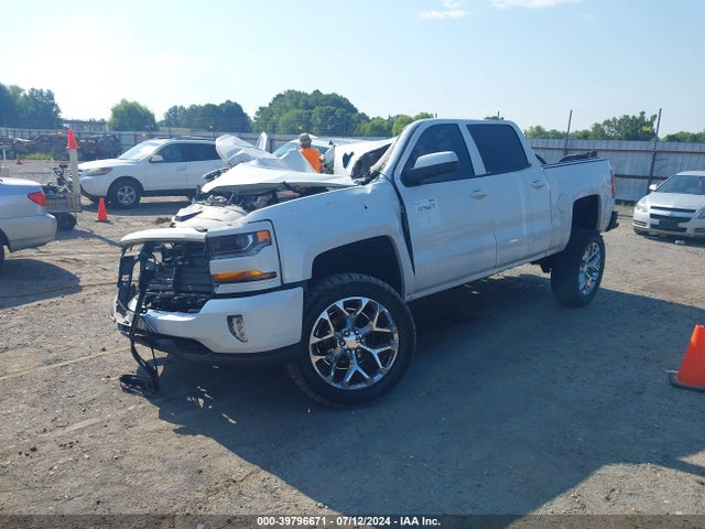 Chevrolet Silverado 1500 2lt 2018 3GCUKREC8JG574958 Image 2