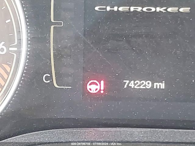 1C4PJMCB8FW788340 Jeep Cherokee Latitude Altitude