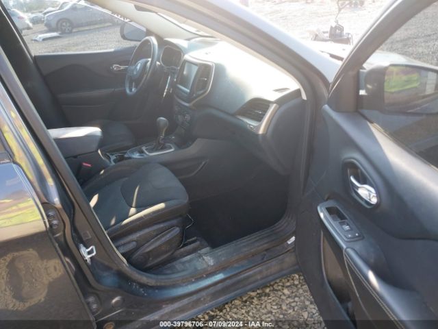1C4PJMCB8FW788340 Jeep Cherokee Latitude Altitude