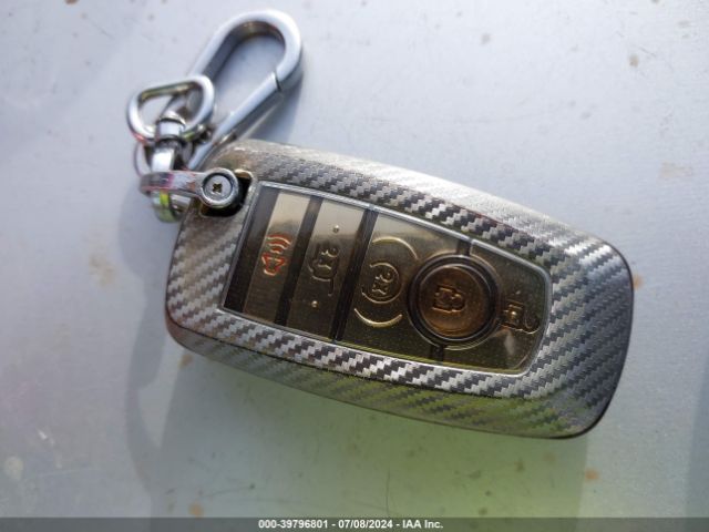 2LMPJ6J98MBL03852 Lincoln Nautilus Standard