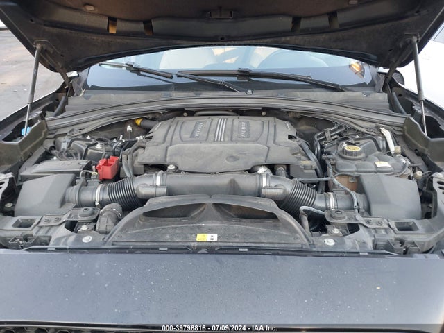 SADCJ2BV7HA047132 Jaguar F-pace 35t Premium