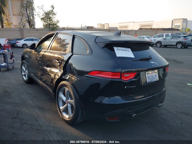 SADCJ2BV7HA047132 Jaguar F-pace 35t Premium