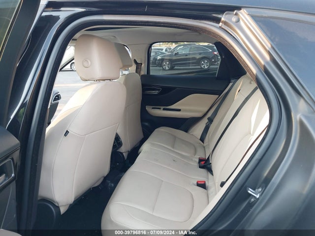SADCJ2BV7HA047132 Jaguar F-pace 35t Premium