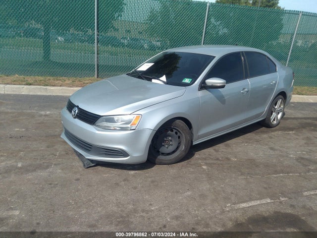 3VWD07AJXEM216232 Volkswagen Jetta 1.8t Se