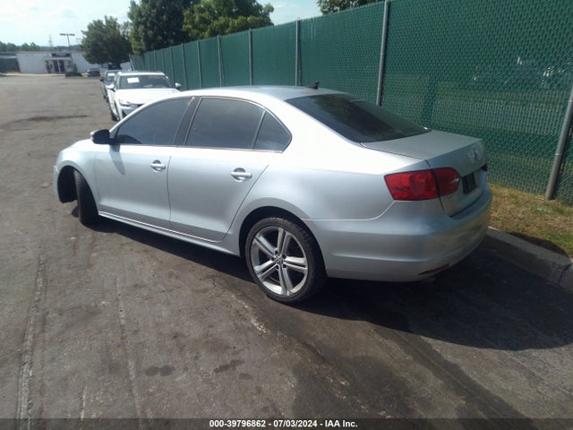 3VWD07AJXEM216232 Volkswagen Jetta 1.8t Se