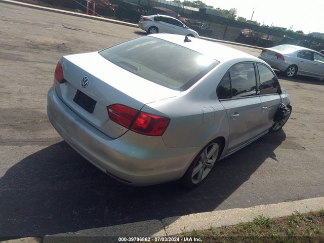 3VWD07AJXEM216232 Volkswagen Jetta 1.8t Se