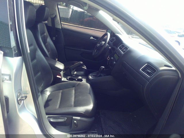 3VWD07AJXEM216232 Volkswagen Jetta 1.8t Se