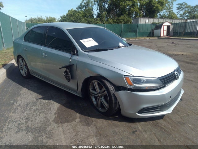 3VWD07AJXEM216232 Volkswagen Jetta 1.8t Se